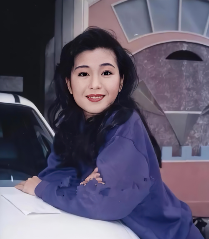 伍咏薇：新婚13天老公去世，费力拿到900万遗产，她的心依旧很痛