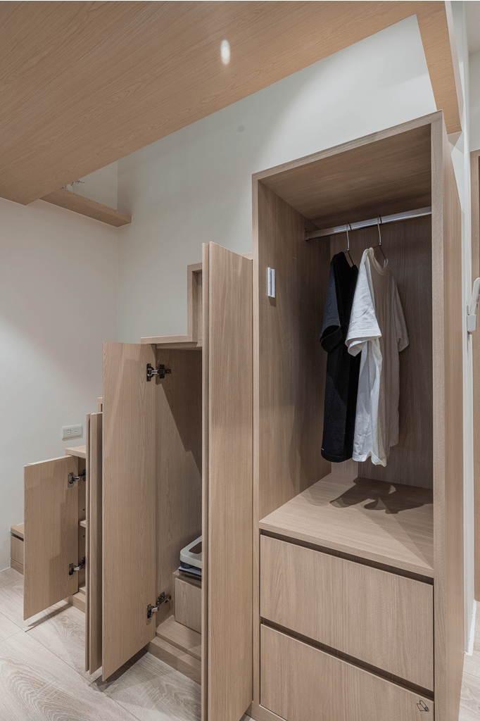 她家60㎡，坚持全屋打满柜子，改出三室两厅，住一家五口都不挤