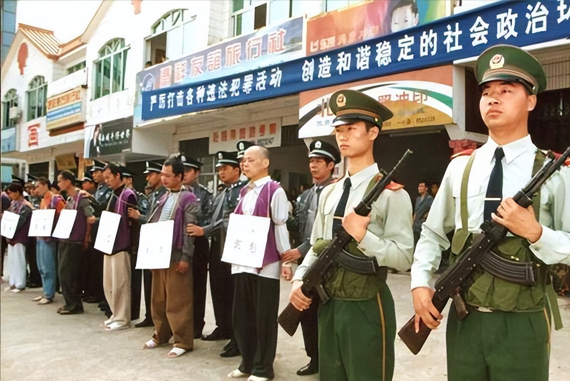 1991年6月9日,哈尔滨市中级人民法院依法对宋永佳(乔四,郝伟涛(郝