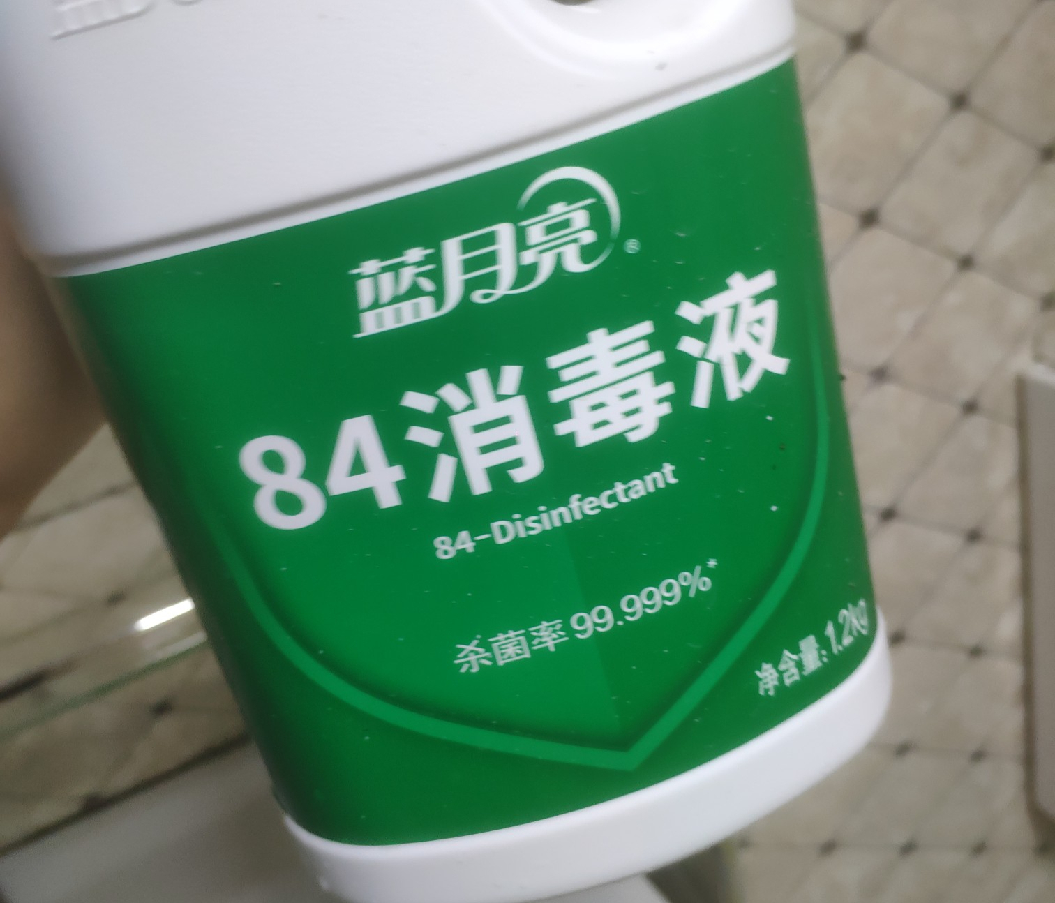 家居品千万别瞎用，尤其这7样，用不对就适得其反，损害家具