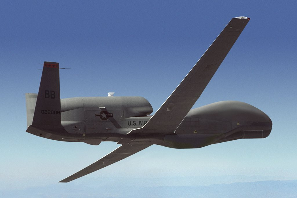 美国空军rq-4b全球鹰:无人机中的劳斯莱斯,32小时可飞22780公里