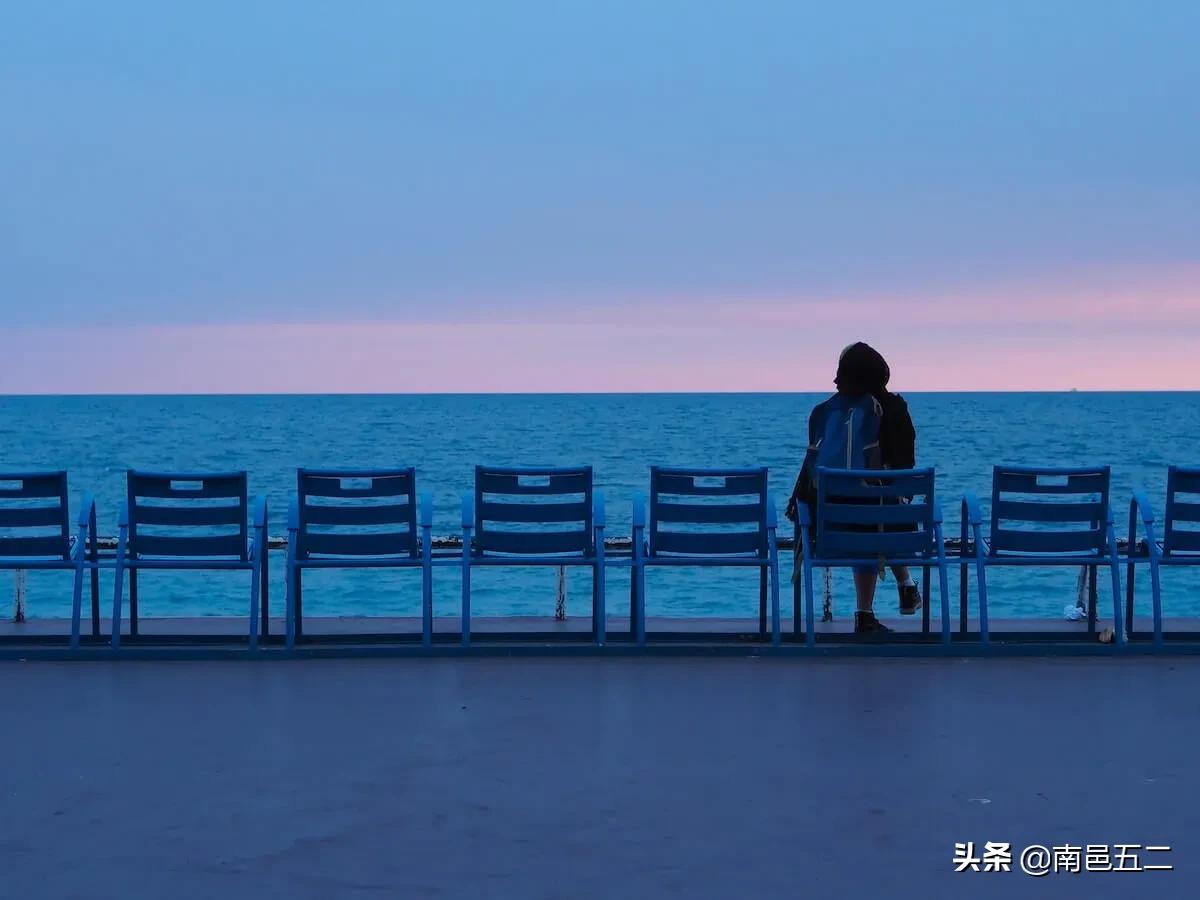 你是我心底最温柔的光，静默中照亮所有前行的方向。