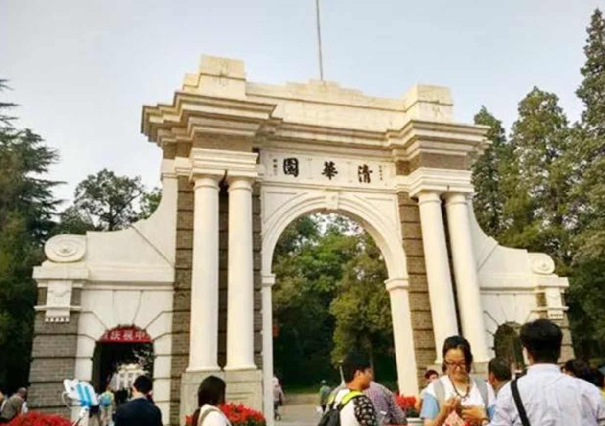 1996年，28岁清华才女不顾劝阻远嫁非洲，后来有了四个混血宝宝