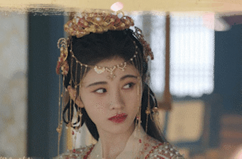 额饰别瞎戴，有人倾国倾城，有人扭捏做作，这6位造型谁最入你眼