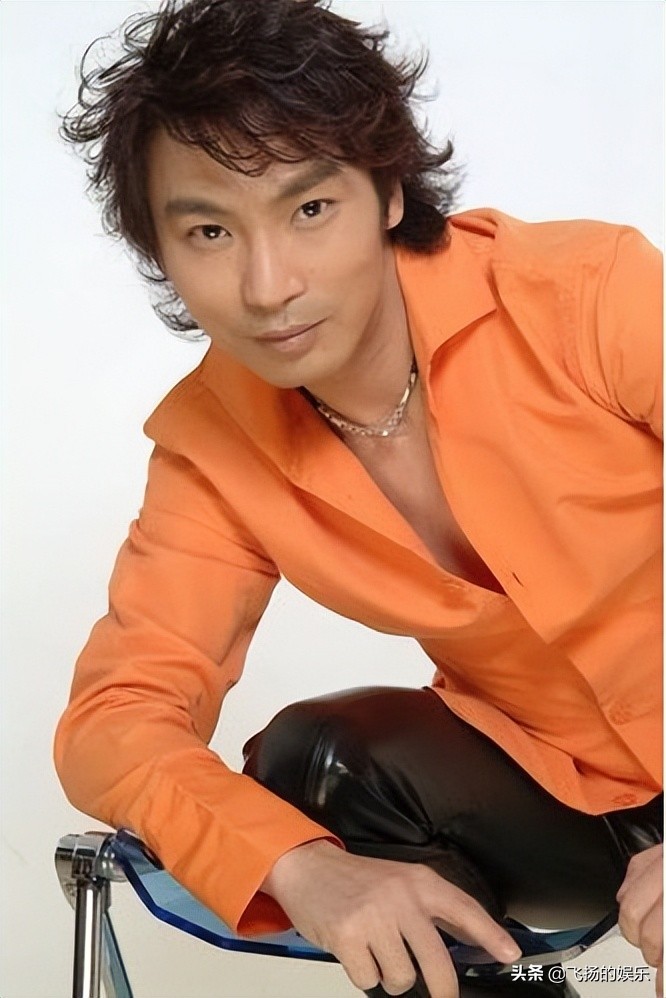 九十年代难忘的男歌手，有人入狱，有人风生水起，一曲流行一辈子