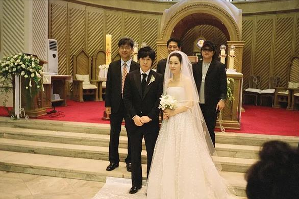 虽然当时薛景求是离婚的状态,但是他的前妻的姐姐却说宋允儿是小三