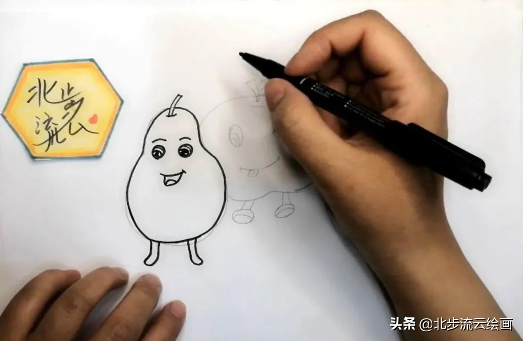 水果派对儿童画，将水果拟人化，这样画出来的水果更加丰富有趣