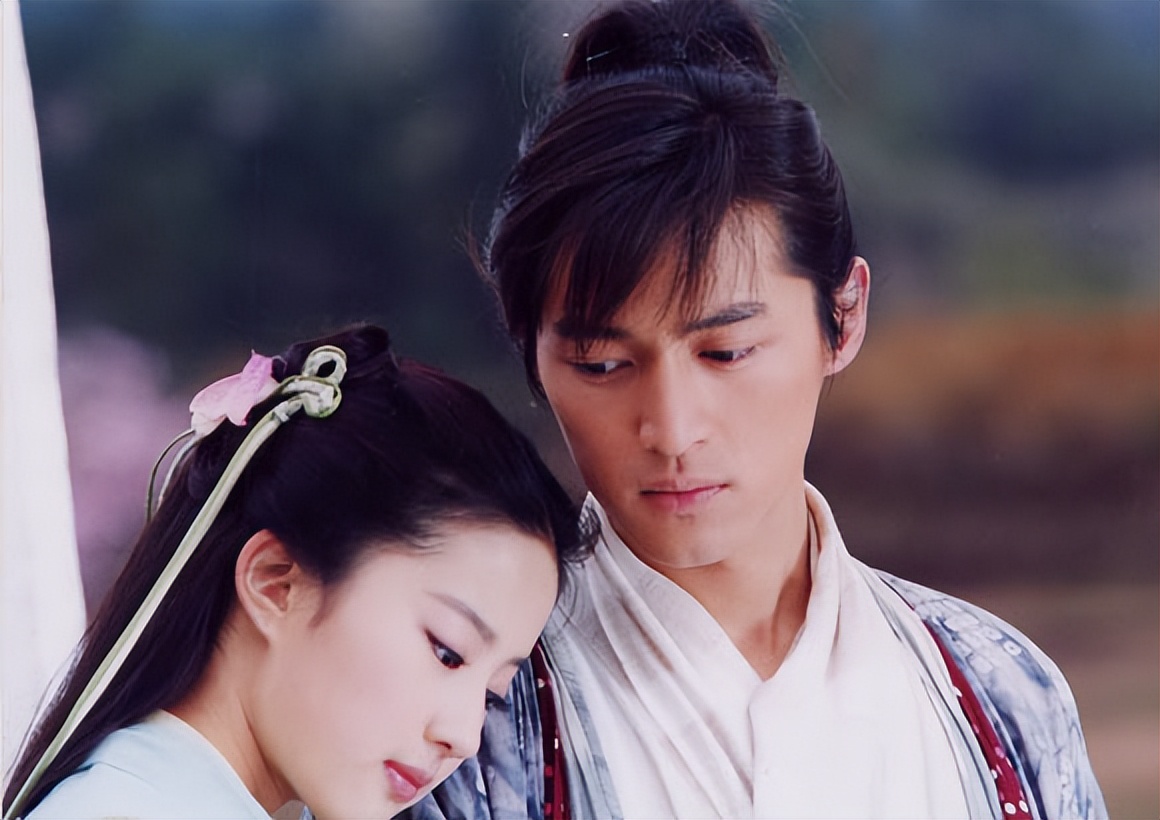 胡歌爸爸胡逸材：前卫的教育助孩子成才，为他的终身大事操碎了心