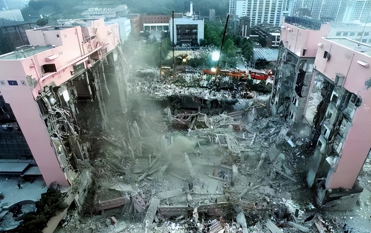 In 1995 A Shopping Mall In South Korea Buried 1 500 People Alive In An Instant For A Day S Turnover Laitimes