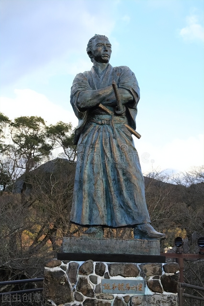 日本文学、动漫的政治军事描写为何小家子气？有三个原因