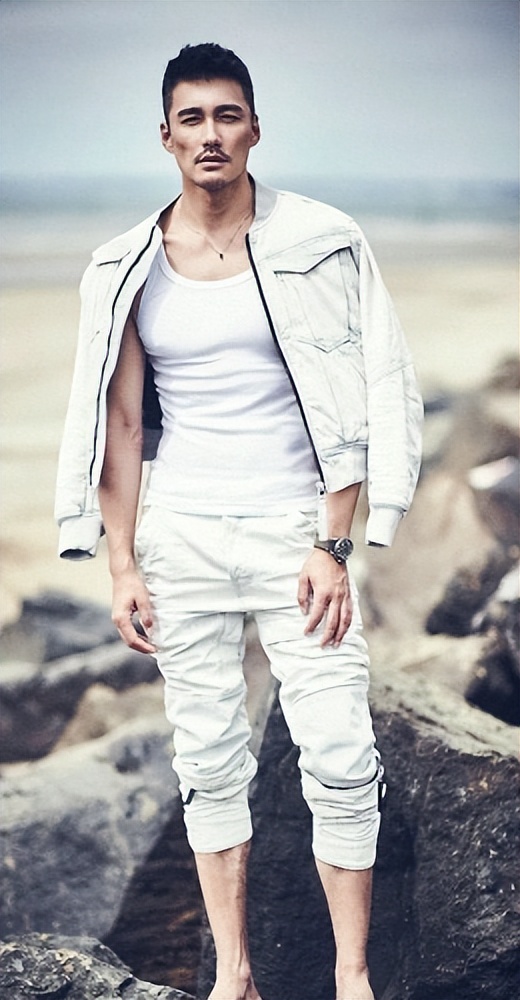 明明是50多岁的大叔，却把自己活成20岁的小伙，这些男星，我服