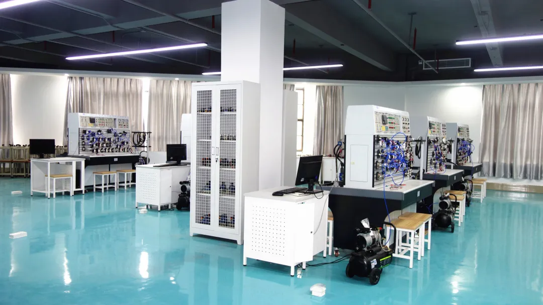 2022萌新必备攻略 | 带你畅游广州华立科技职业学院云浮校区