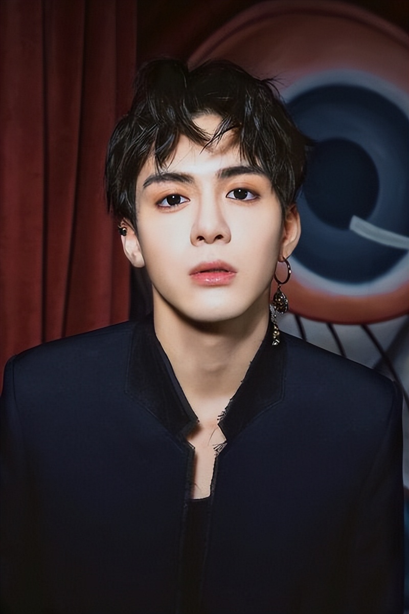 10位长得像“混血儿”的男星，个个明眸皓齿，实打实的中国美男子