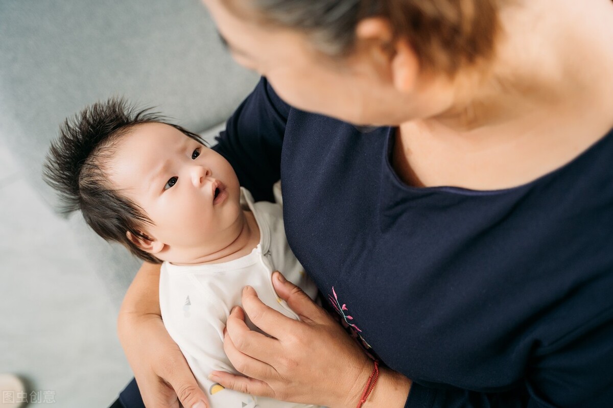 1岁前如何给娃养成良好的睡眠习惯？睡得好，娃才能聪明又健康