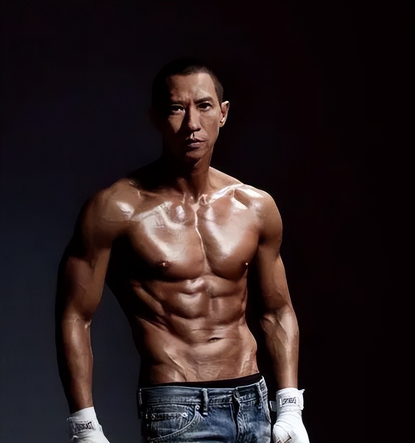 明明是50多岁的大叔，却把自己活成20岁的小伙，这些男星，我服