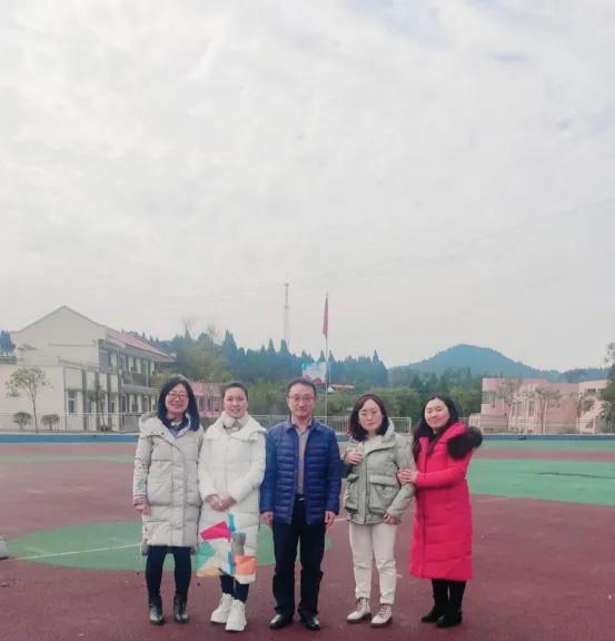 南充七中共兴小学顺庆区“致远”初中语文名师工作室联合教研活动