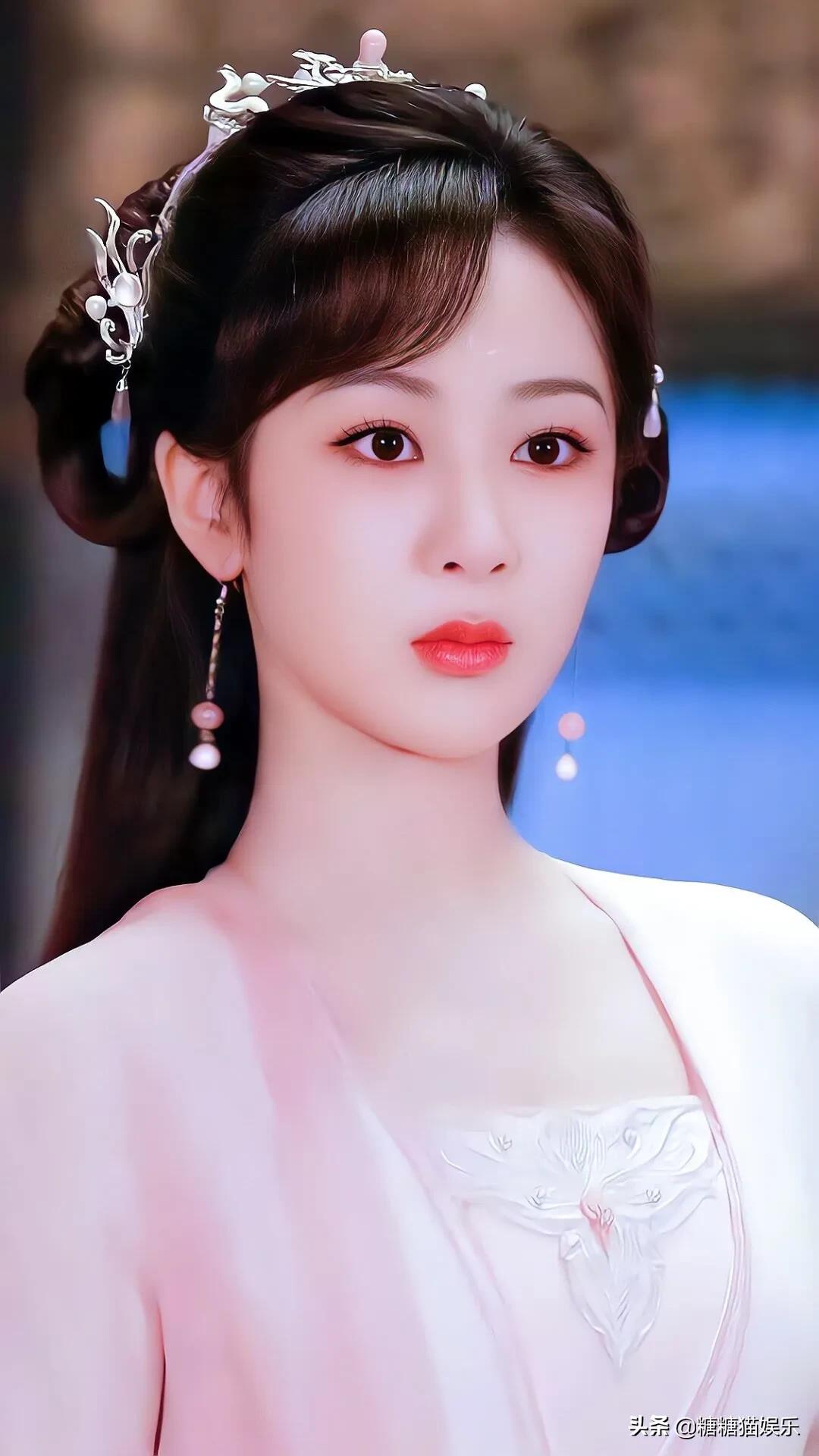 杨紫：清纯甜美，靓丽多姿