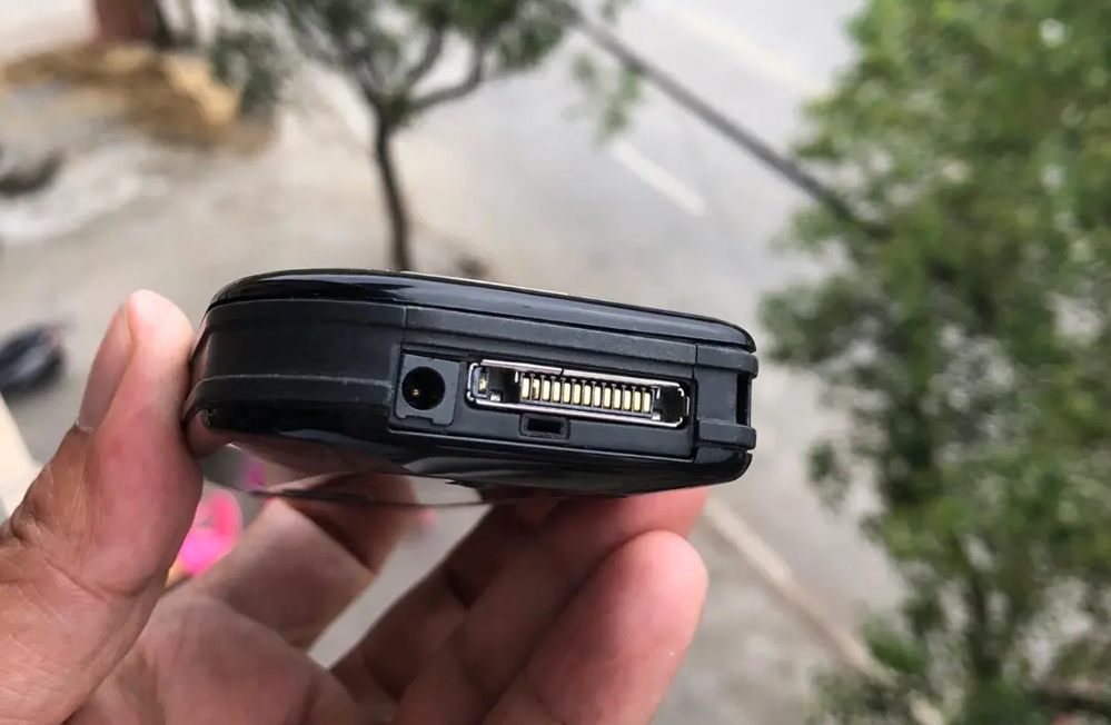 十八年前存了五年的压岁钱，买了这台旷世经典的诺基亚手机