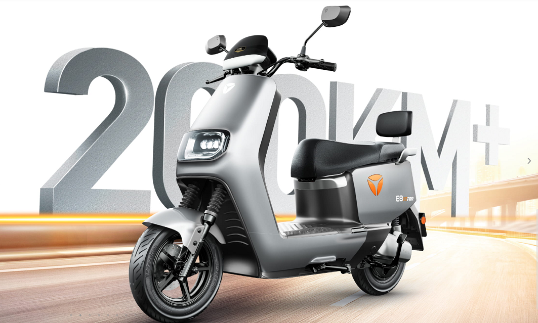 但在高续航车型表现上,并不在第一梯次,雅迪在2021年推出冠能二代e8