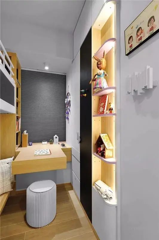 52㎡小户型装修，挤出3室2厅，住进一家4口完全不用担心