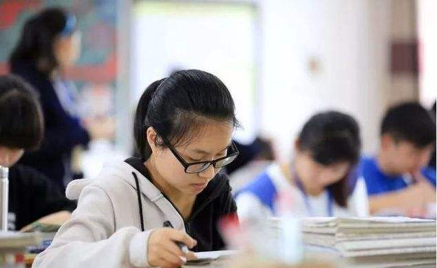 双减政策后，“大语文”改革正式开始，难度未必会比英语低