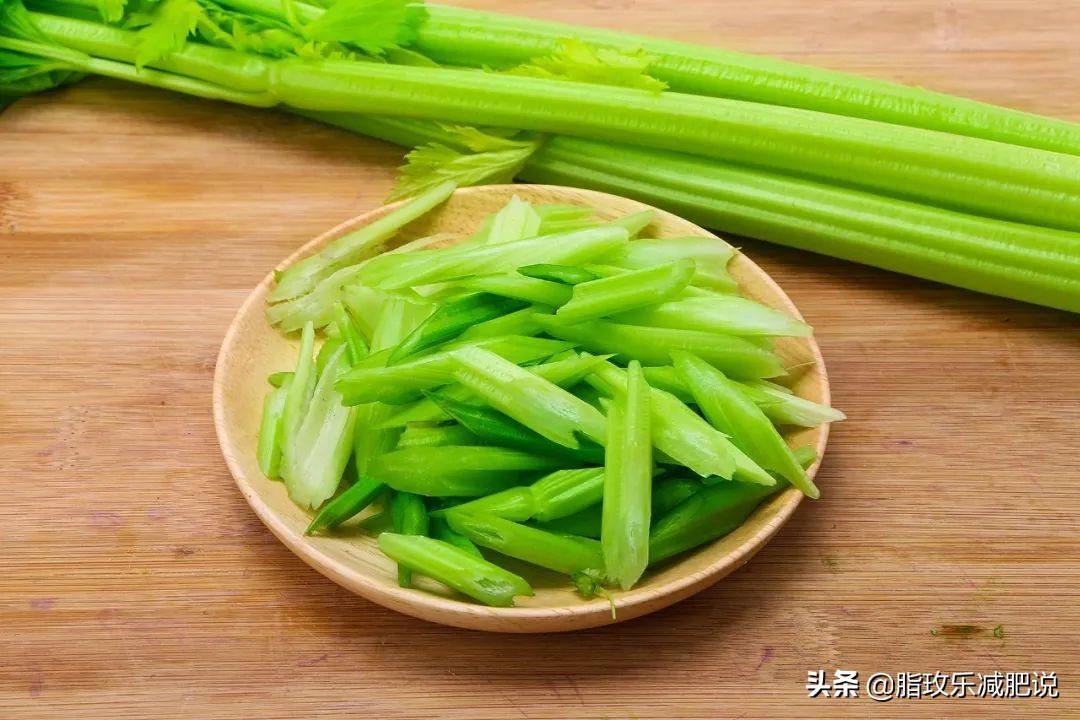 这些蔬菜最是减肥，低热量超饱腹，一周后腰腹瘦了一大圈