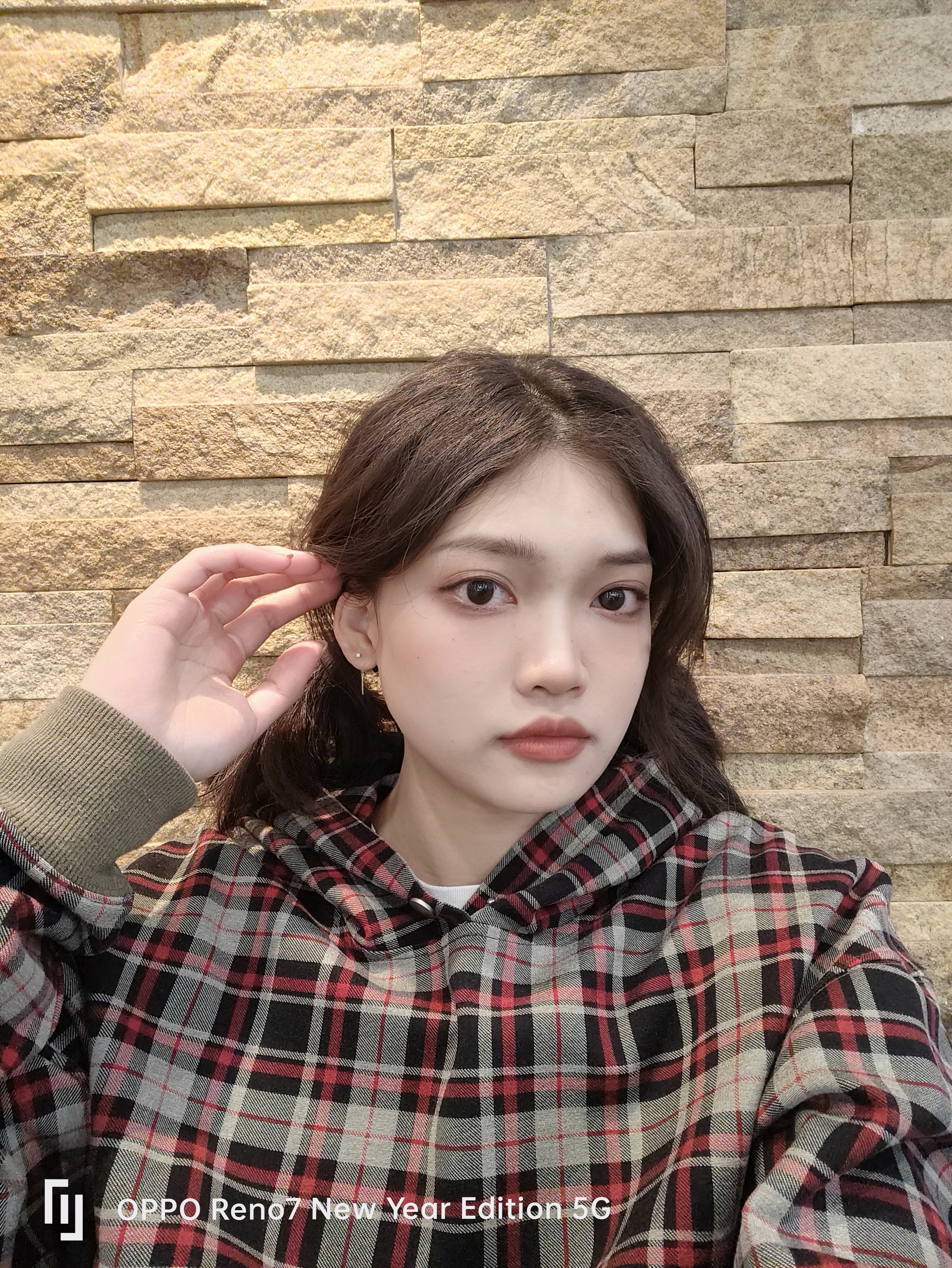 OPPOReno7紅絲絨限定版，今年的年味就靠它了