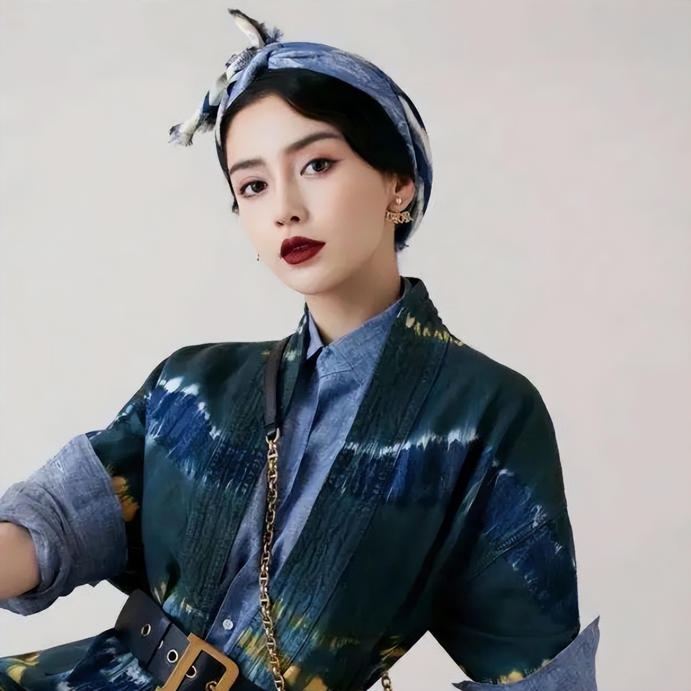 离婚2个月,再看黄晓明和杨颖的境遇,夫妻差距一目了然