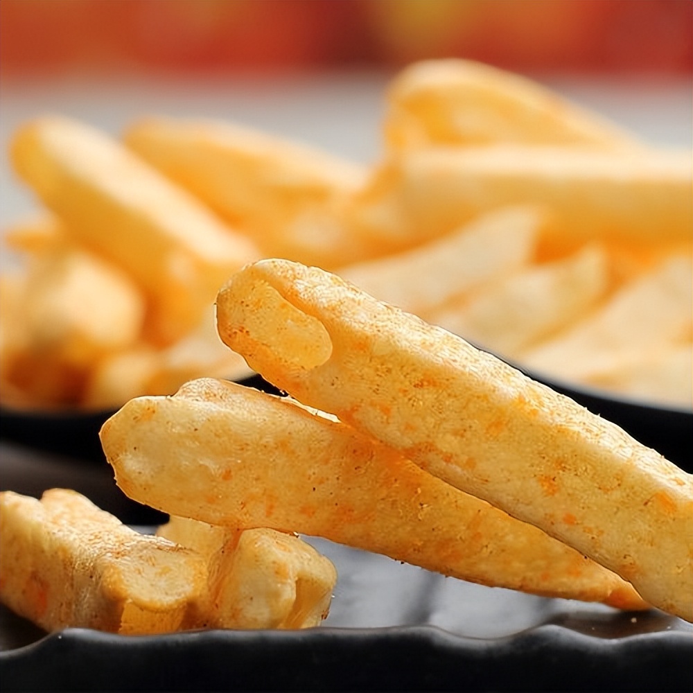 防癌的关键是管住嘴，尽量避免吃这三类食物
