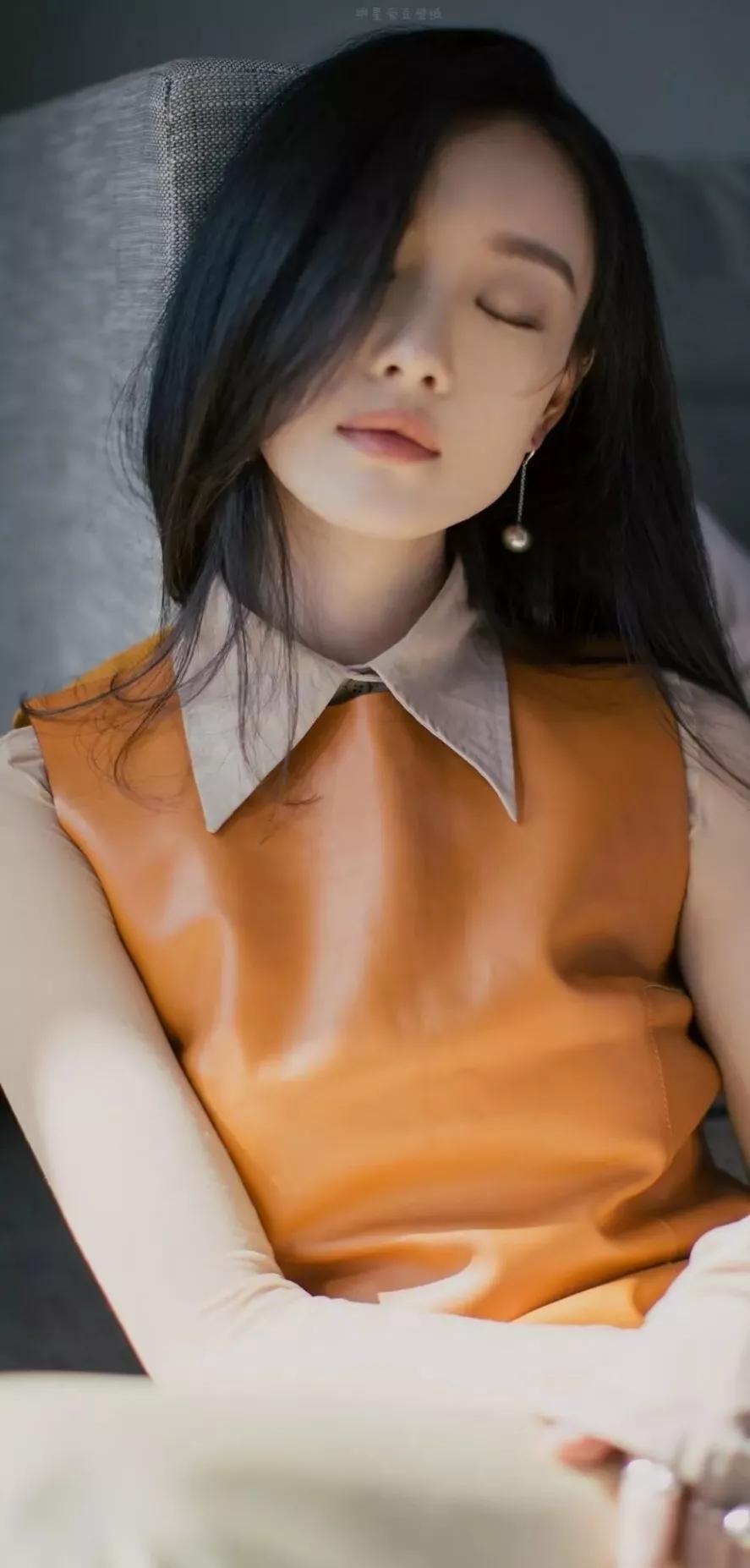 手机桌面，明星邓家佳和倪妮