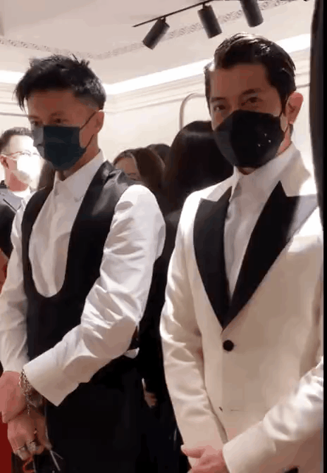 明星红黑榜：巨星范十足的郑秀文，仿佛下一秒就要开唱了