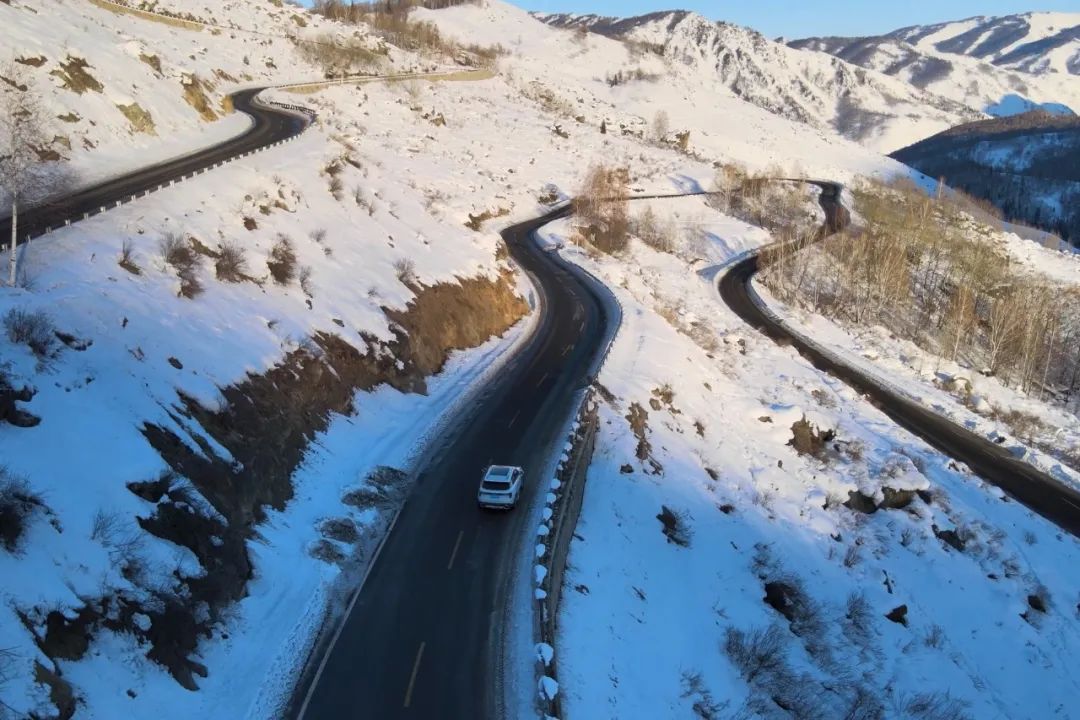 自驾新疆，经S21沙漠高速去禾木看雪，5天花费需要多少？怎么玩？