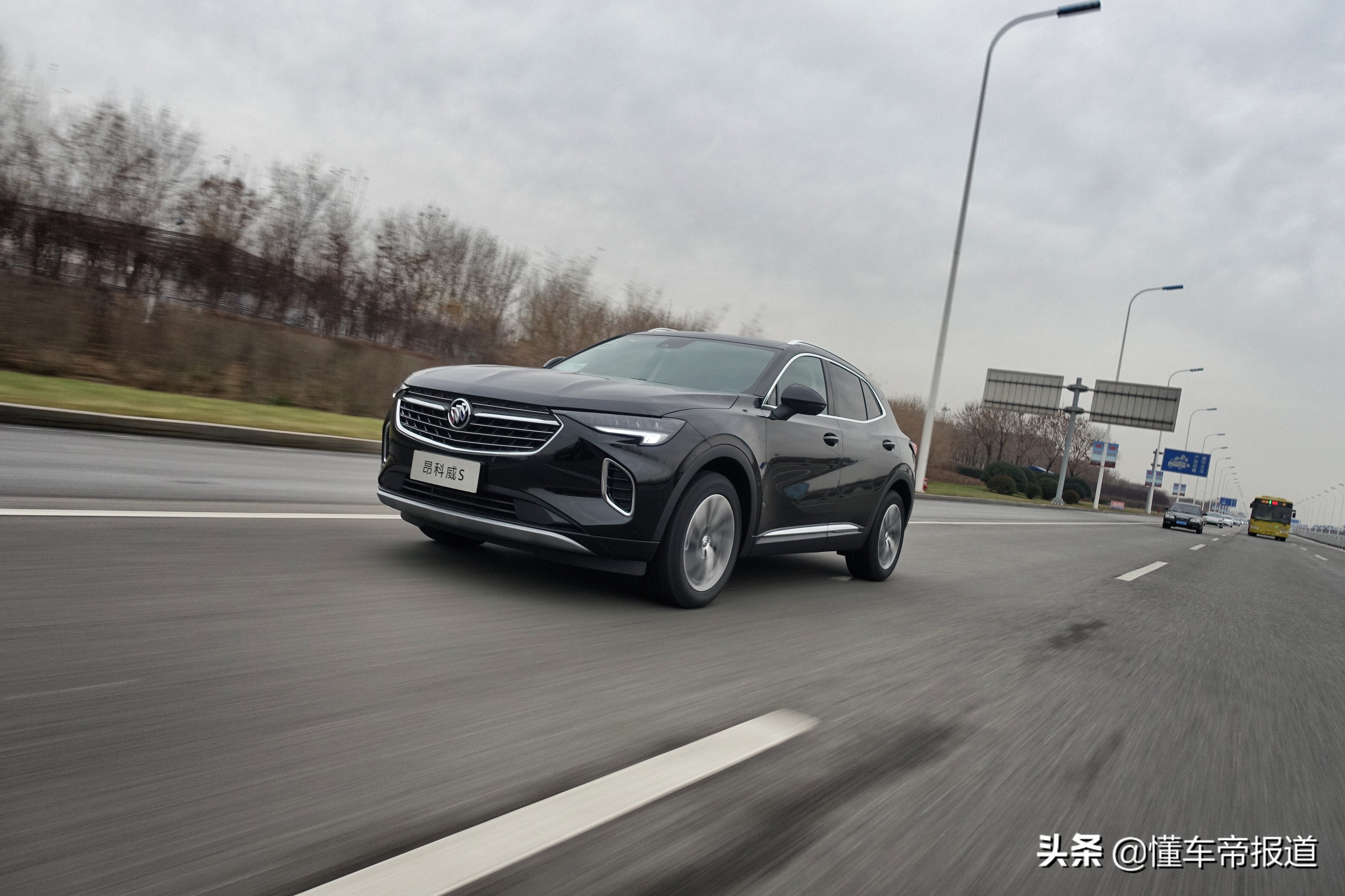 新车｜只为拉低价格门槛？试驾上汽通用别克昂科威S 552T