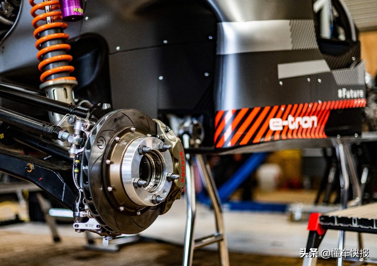 奥迪RS Q e-tron电动赛车，达喀尔出色战绩背后有何硬实力？