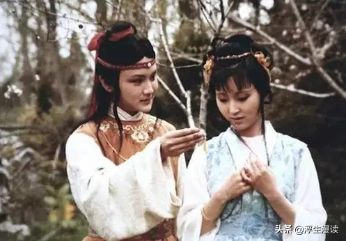 姐姐对妹妹的深情：如宝黛般彼此依赖，爱在相知相惜间悄然绽放