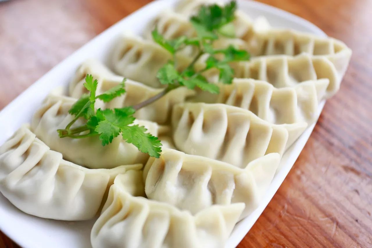 羊肉酸菜饺子馅的调制方法