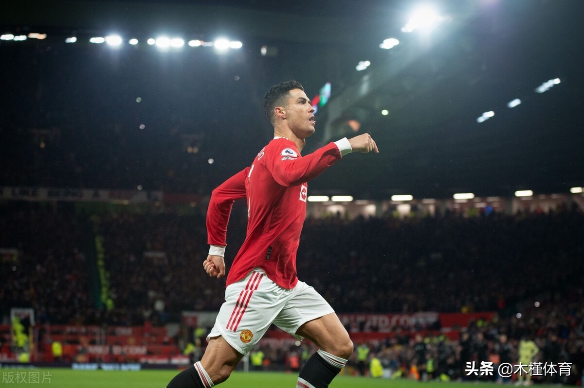 C罗vs梅西！从出生、经历、荣誉来看看足坛双骄到底谁强谁弱呢？