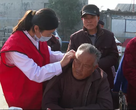 我为群众办实事 | 健康义诊进村庄