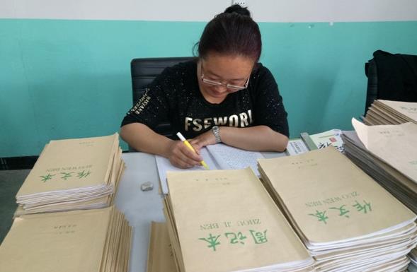 教师群体迎来好消息，致敬默默耕耘的班主任！