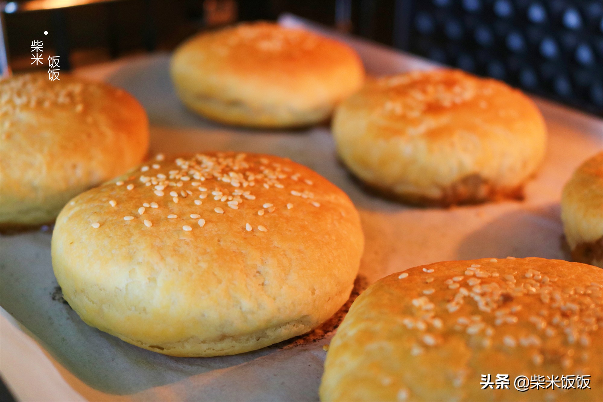 烧饼怎么做（手把手教你外酥里软又多汁的烧饼）