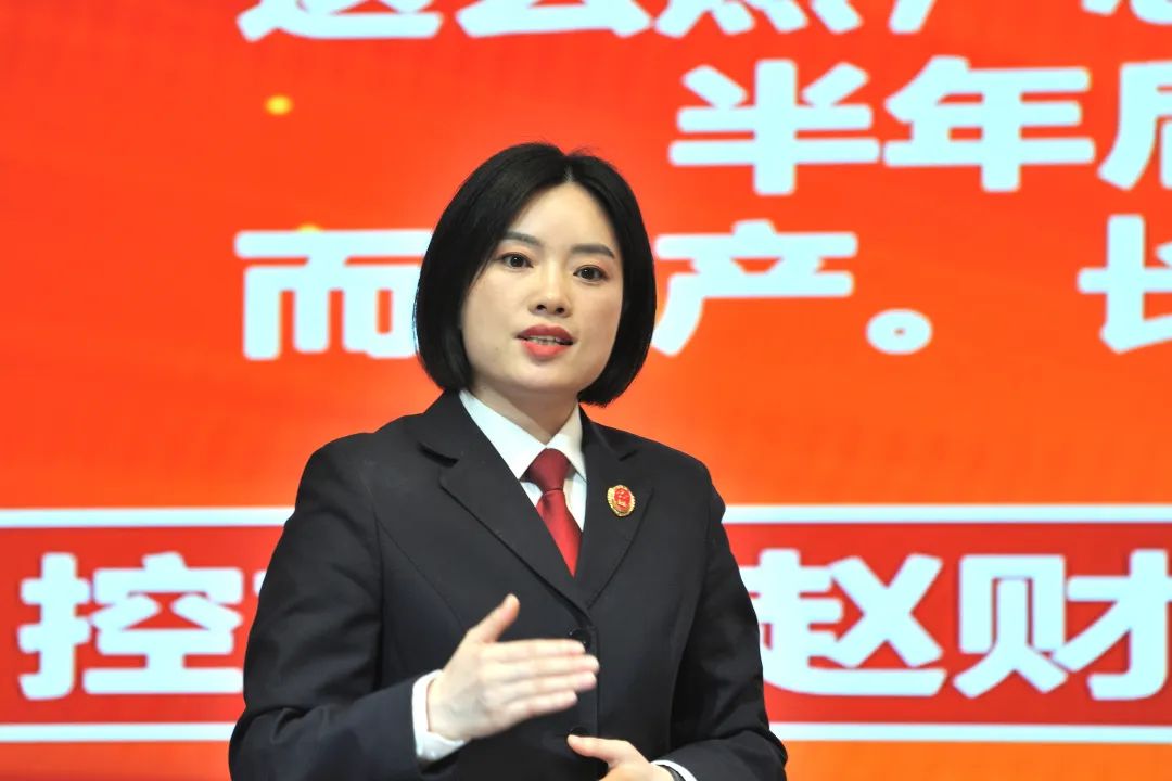 “公诉标兵”的星语心愿……