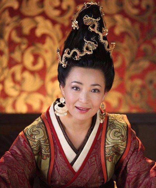 皇后张嫣:11岁嫁给舅舅,婚后29年没怀孕,死后净身原因才被揭晓