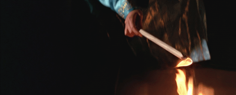 香港的第一风月片是变红的时候。