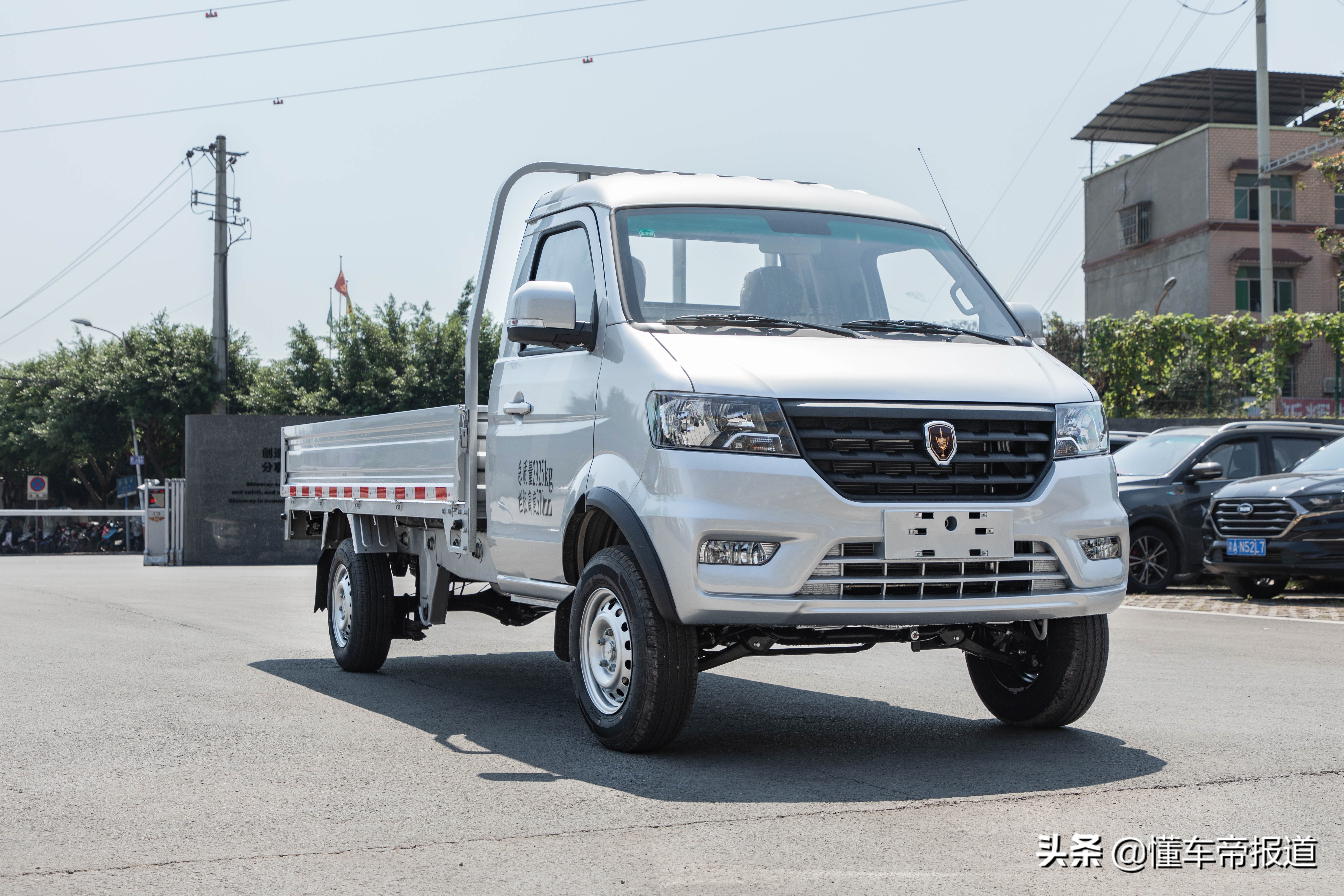 金盃貨運麵包車價格及圖片新車