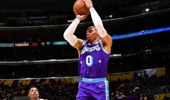 为什么nba球星都想去湖人(詹姆斯背锅？名嘴：布朗尼最喜欢威少，这才是威少加盟湖人的原因)