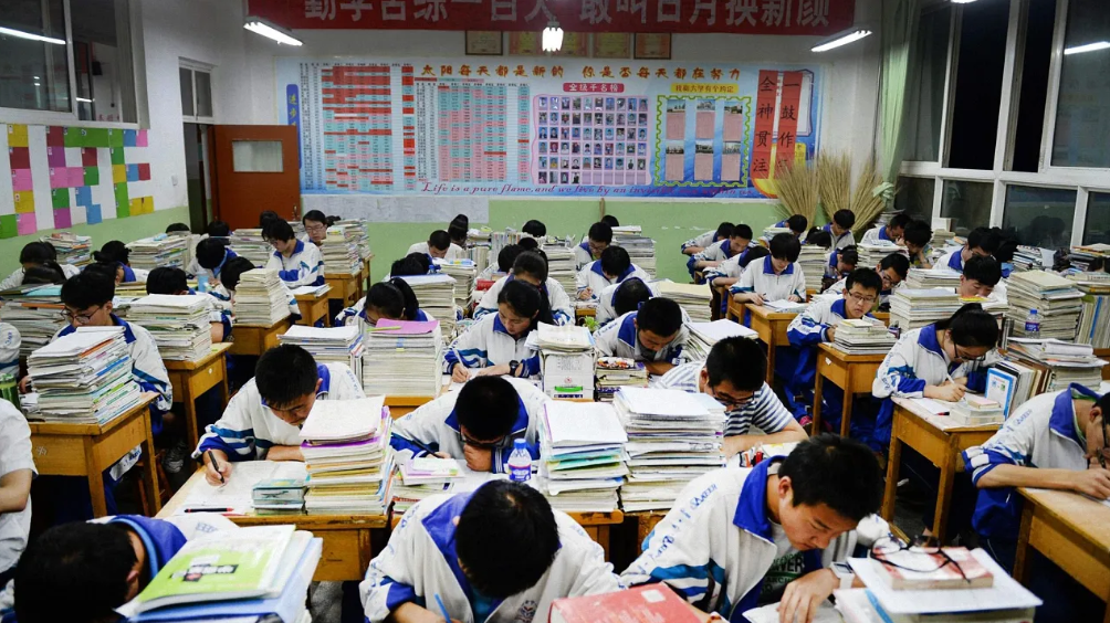 教育部发出通知，高中生复读有调整，家长看后很惆怅