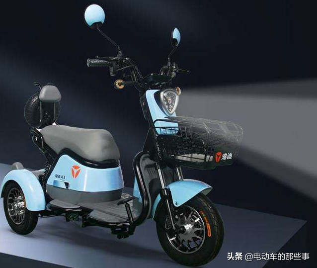 金彭/雅迪/爱玛推出3款三轮电动车，60岁以上老人能用，适合接娃