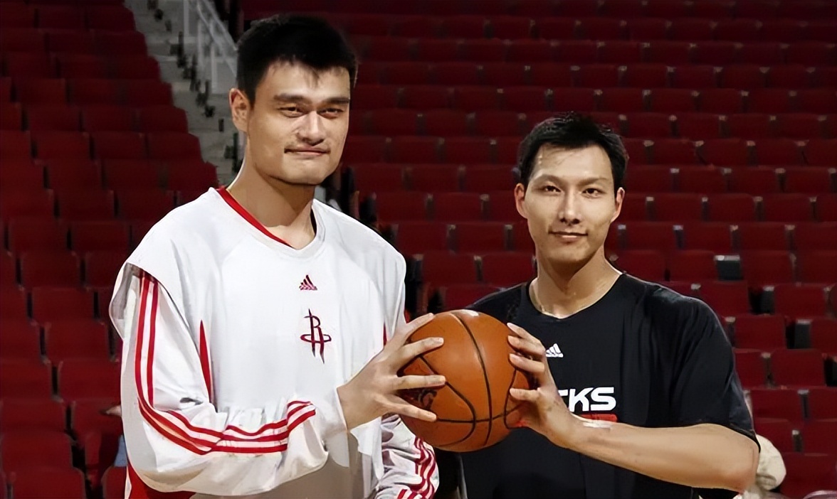 NBA连胜纪录(08年火箭打出创队史记录的22连胜，当时姚麦及队友表现如何？)