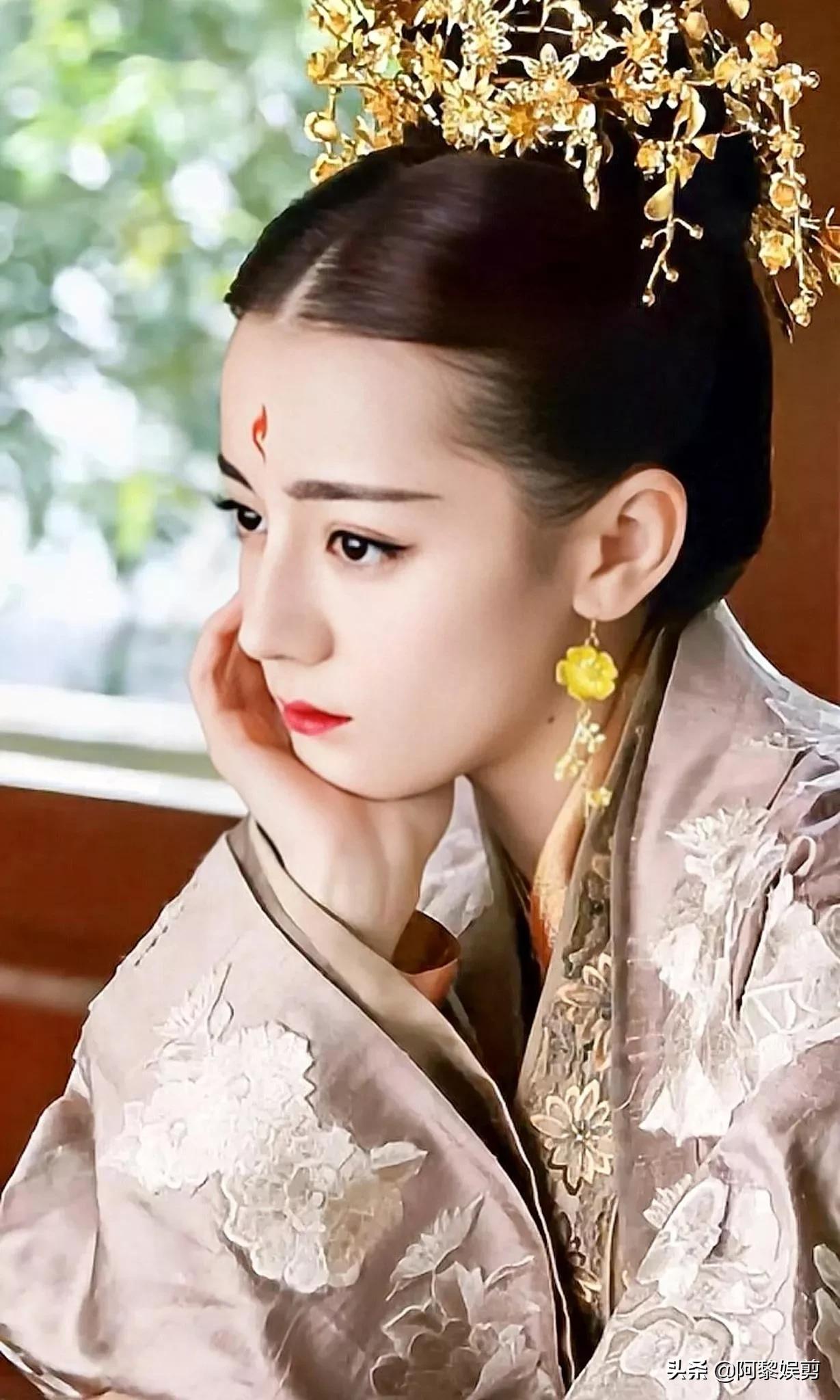 赵丽颖vs迪丽热巴新娘妆，谁更胜一筹？