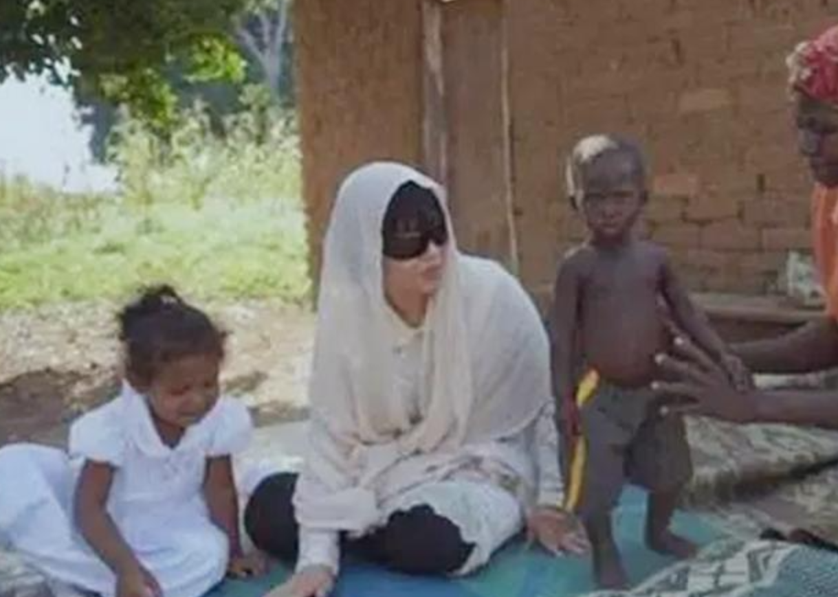 1996年，28岁清华才女不顾劝阻远嫁非洲，后来有了四个混血宝宝